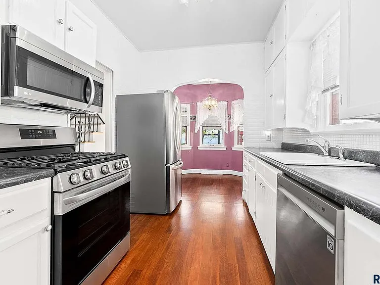 1817 S 5th Ave — Photo 8