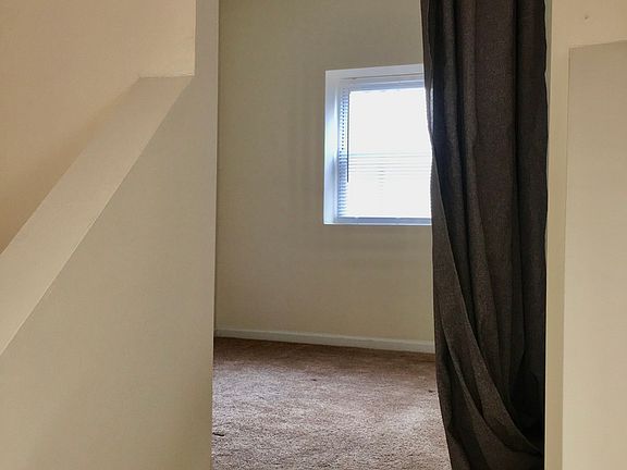 5th image of 1066 N Paulina St