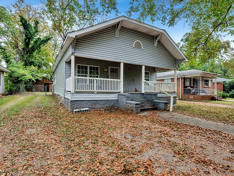 805 29th St SW — Photo 3