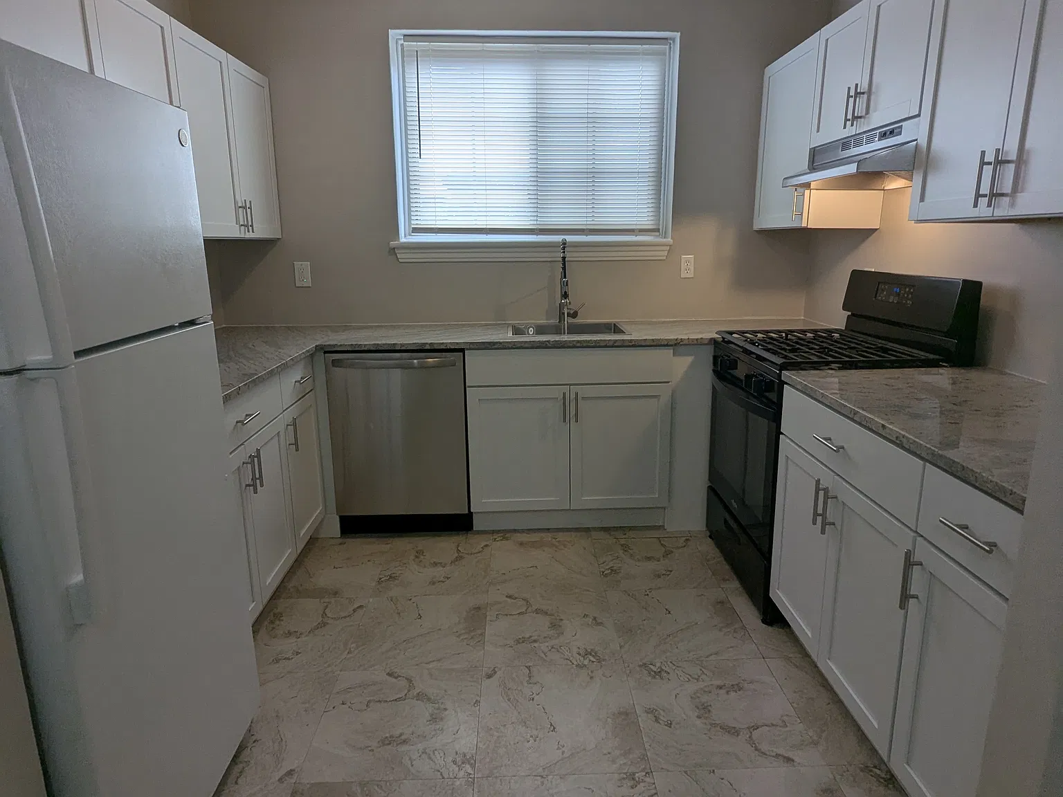 2 bed, 1100 sqft, $1,675 — Photo 1