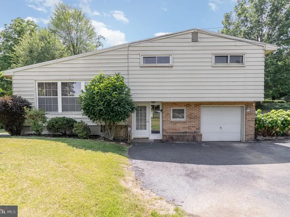 914 Valley St, Enola, PA 17025