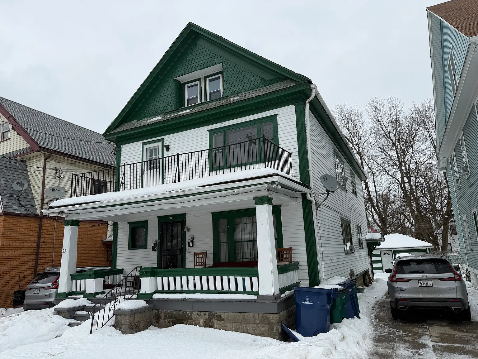 2 bed, $1,000 — Photo 1