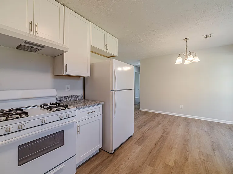 594 Harvard Dr — Photo 18