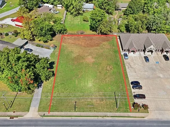 243 E 141st St, Glenpool, OK 74033