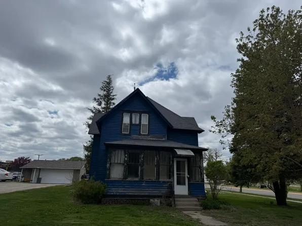 302 Broadway Ave S, New Richland, MN 56072