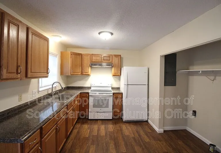 403 Charwood Ln — Photo 23