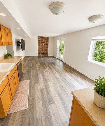 3rd image of 18016 159th Ave NE