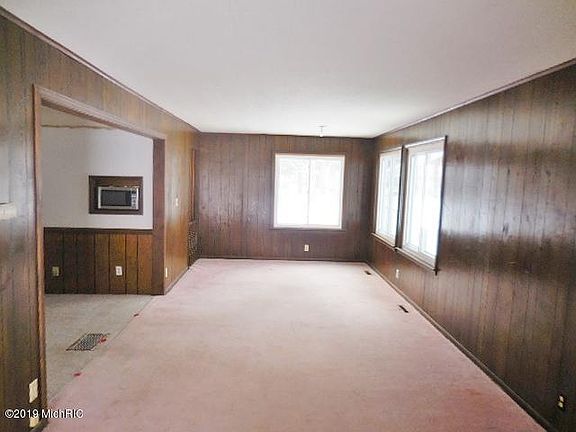 2nd image of 313 W Franklin St