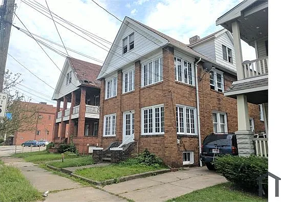 15722 Holmes Ave #2 — Photo 2