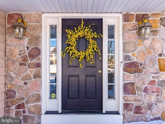 3rd image of 1256 Appalachian Rd