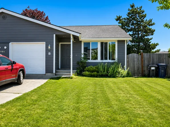 906 S 22nd Ct #B, Mount Vernon, WA 98274