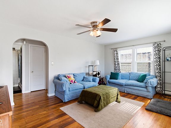 5th image of 324 E 34th St
