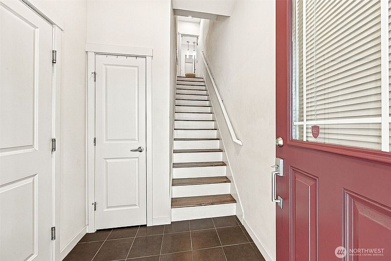 4th image of 2156 Yakima Court