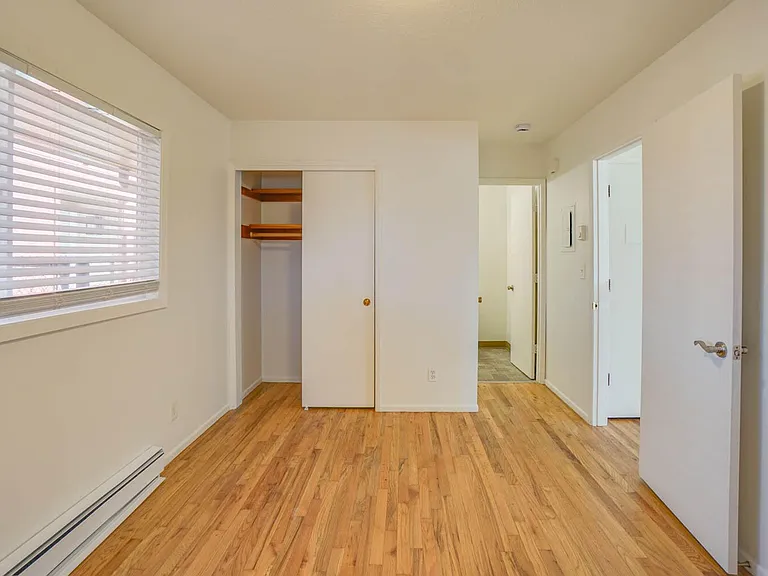 470 SE 12th Ave — Photo 25
