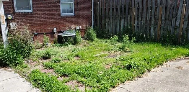 1095 E Wood St — Photo 3