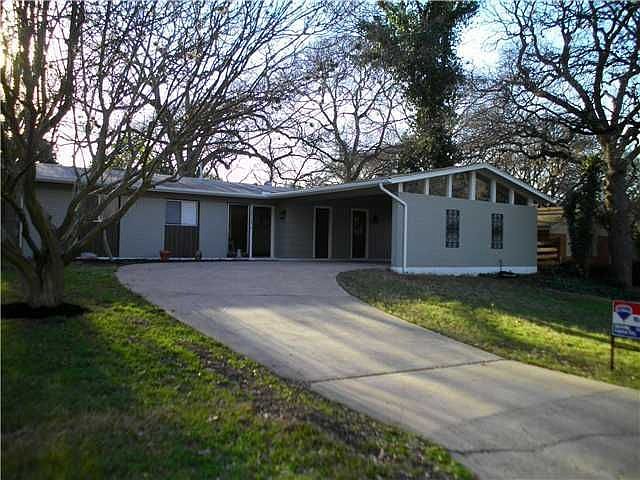 1st image of 1719 Deerfield Dr
