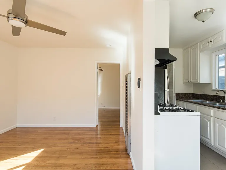 Rose Ave — Photo 8