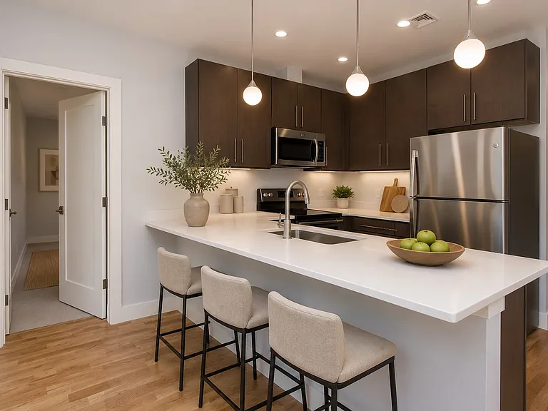 11-13 W Central St #7 — Photo 3