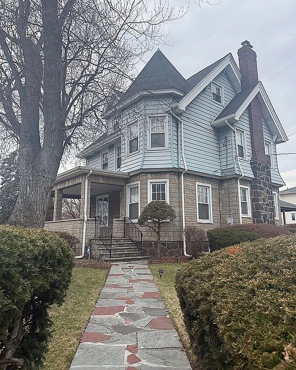 1st image of 829 Prospect Ave
