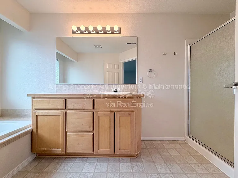 1914 27th Ave — Photo 17