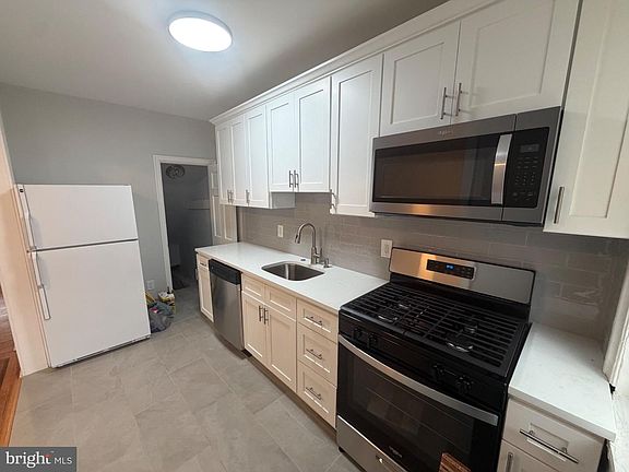3rd image of 5716 N Lambert St