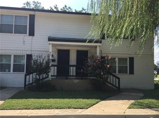 212 Austin St, Grapevine, TX 76051