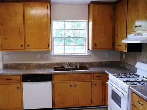 2nd image of 2817 W Lynchburg Ct