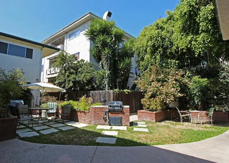4421 Allott Ave #19 — Photo 5