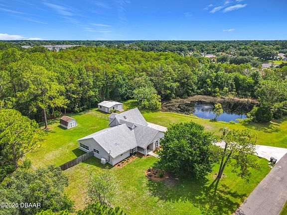 4th image of 670 Glen Cir