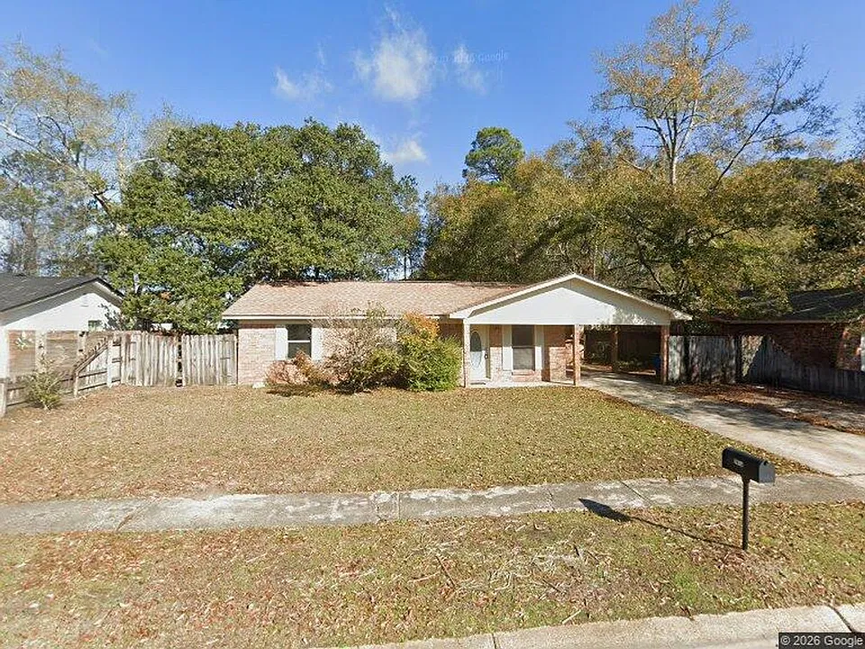 2814 Lawnwood Dr