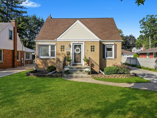 314 N Pine St, Mount Prospect, IL 60056