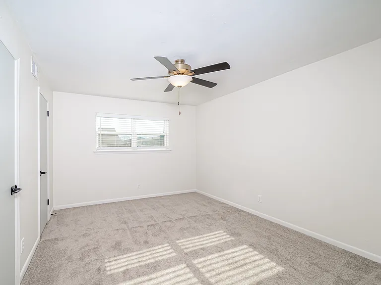 Ocean Air Apartments — Photo 20