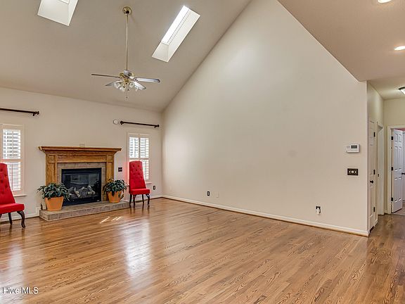 5th image of 2170 Glen Cove Way