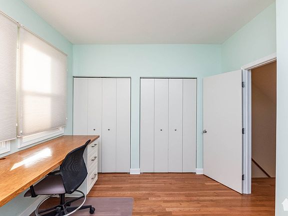 5th image of 1827 W Oakdale Ave #D1