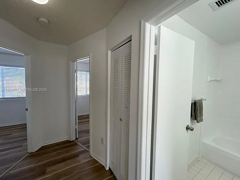 6255 Kendale Lakes Cir #225 — Photo 31