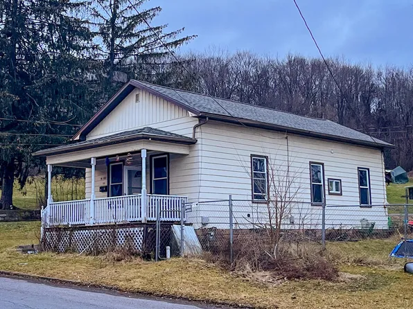 616 W 18th St, Tyrone, PA 16686