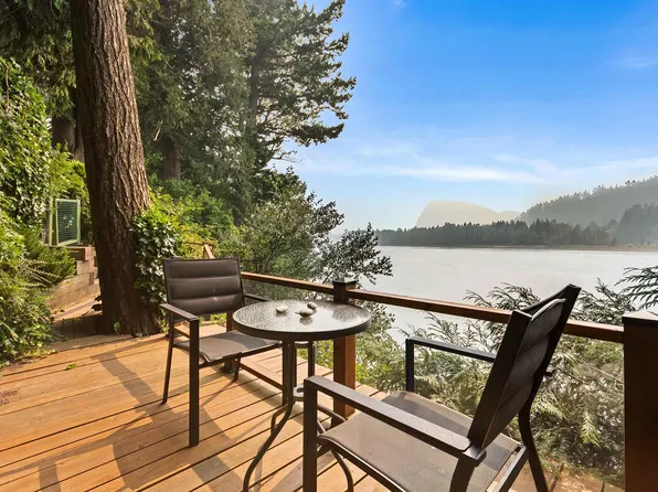 402 Water Ave, Hope, BC V0X 1L3