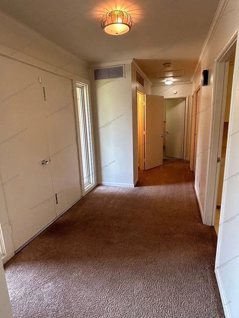 2 bed, 1.0 bath, 1170 sqft, $850 — Photo 4