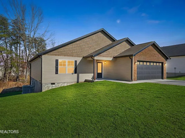 158 Sky View Meadow Dr, Crossville, TN 38555