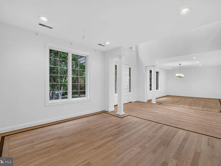 8309 Old Seven Locks Rd — Photo 10