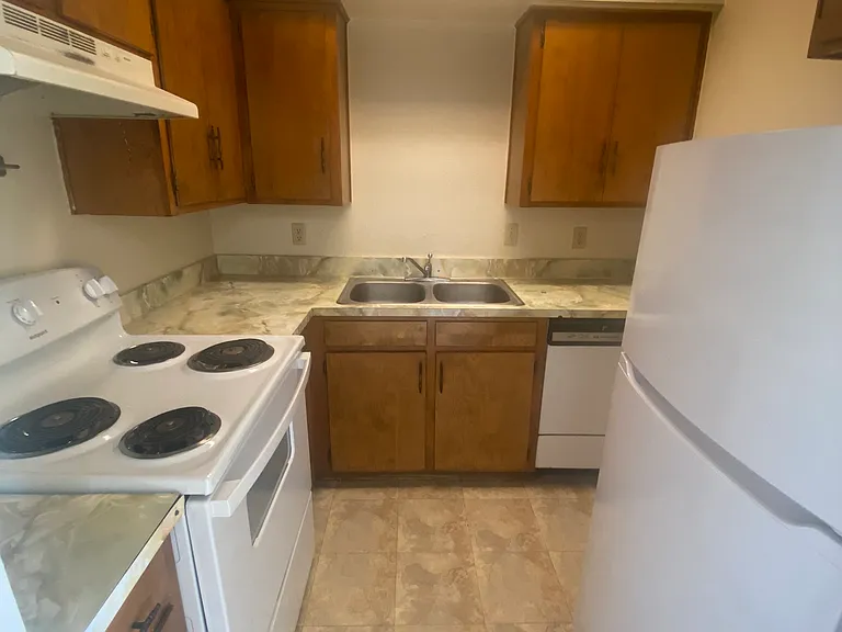 321 Withers St #13 — Photo 3