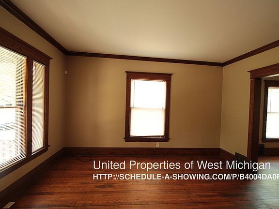 3rd image of 1826 Francis Ave SE #1