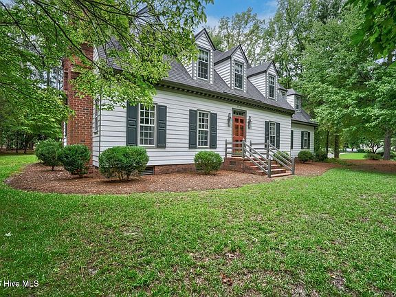 2nd image of 3521 Sheffield Drive