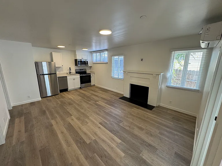 1327 Cacique St #A — Photo 2