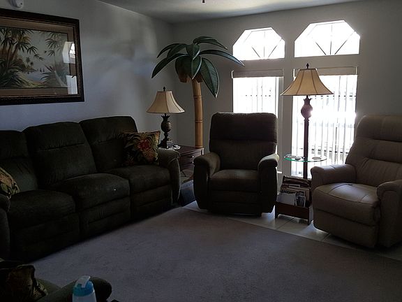 4th image of 321 Belle Field Ave