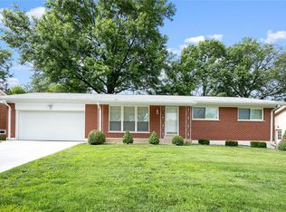 8928 Red Oak Dr, Saint Louis, MO
