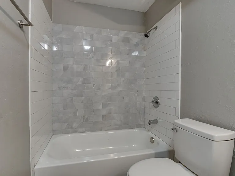 3916 SE 46th St — Photo 17