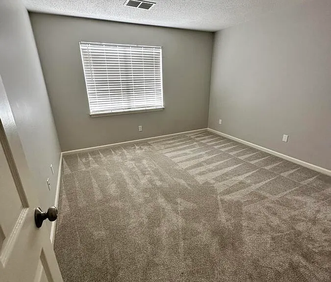 1062 Fairfax Dr — Photo 13