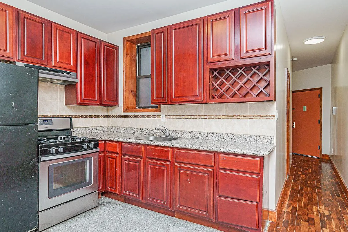 631 Sterling Place — Photo 3