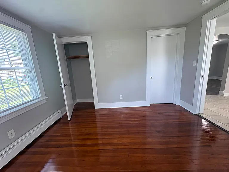 Maple St — Photo 11